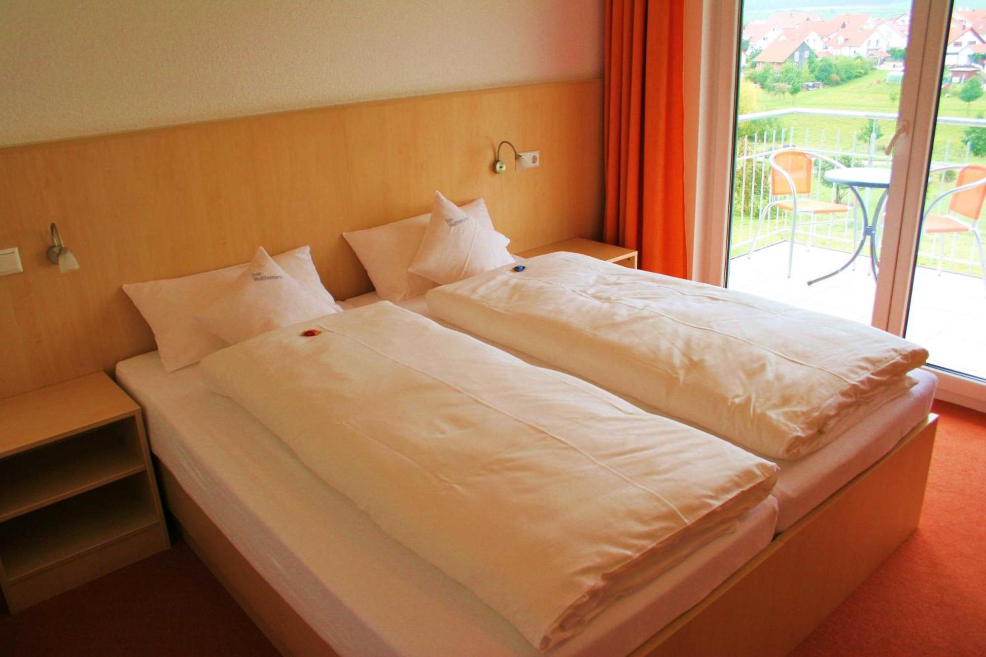 Gaestehaus Zum Wolffenturm Lehrensteinsfeld Zimmer foto