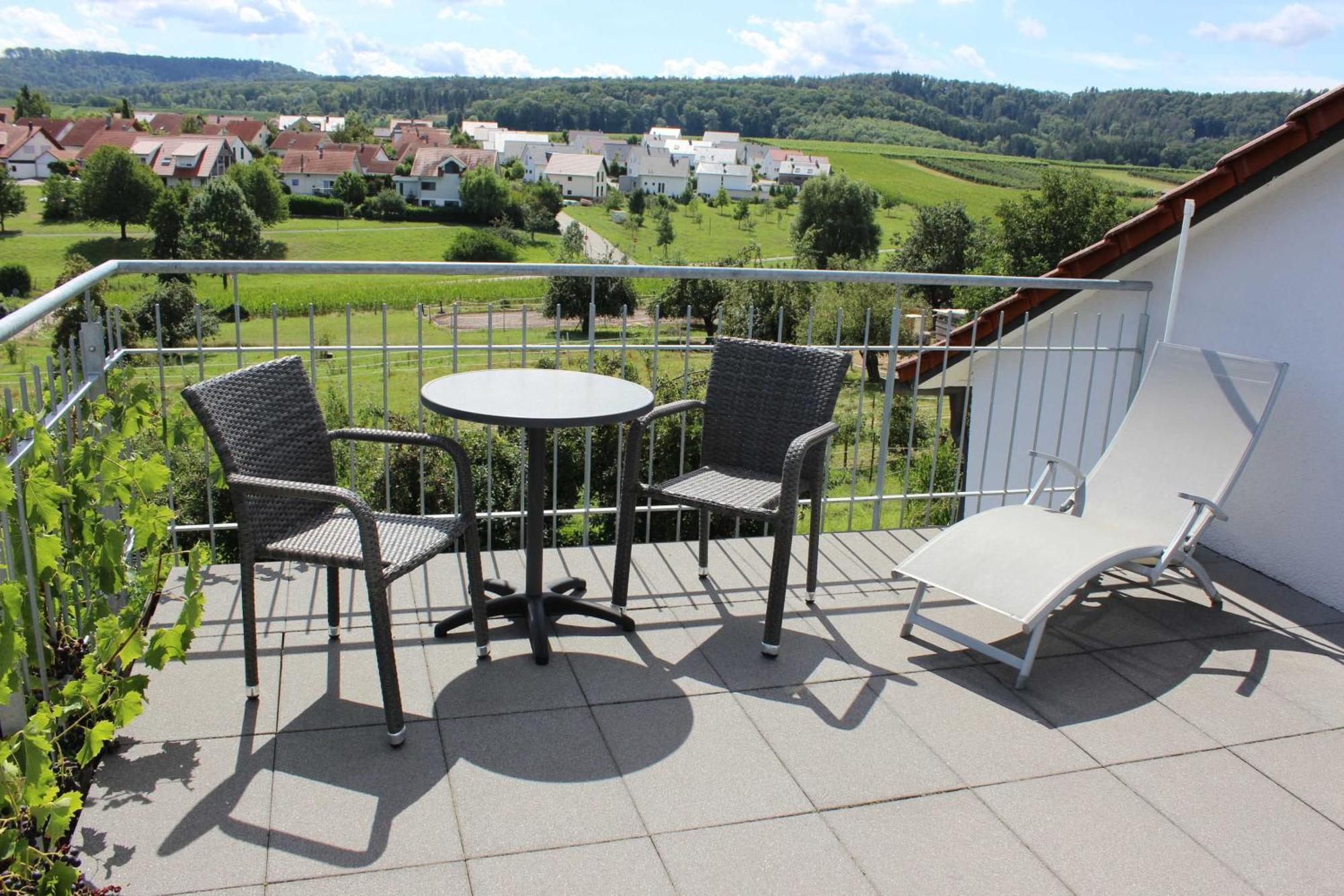 Gaestehaus Zum Wolffenturm Lehrensteinsfeld Exterior foto